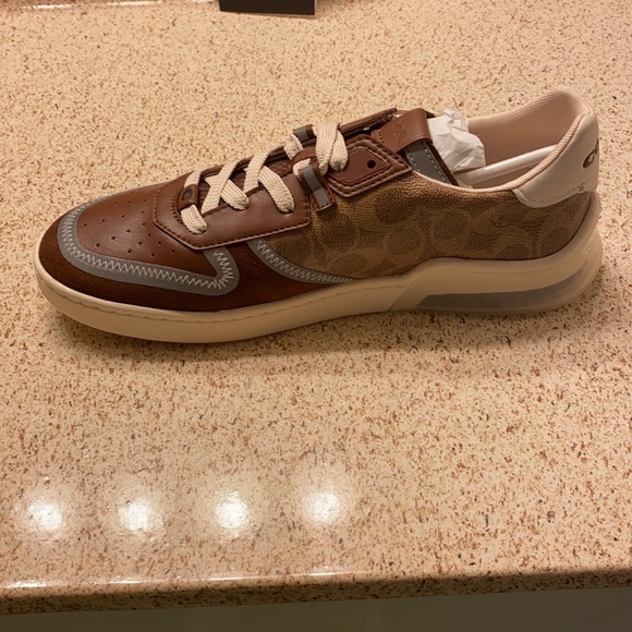 Shoes - Picture 11 of 11